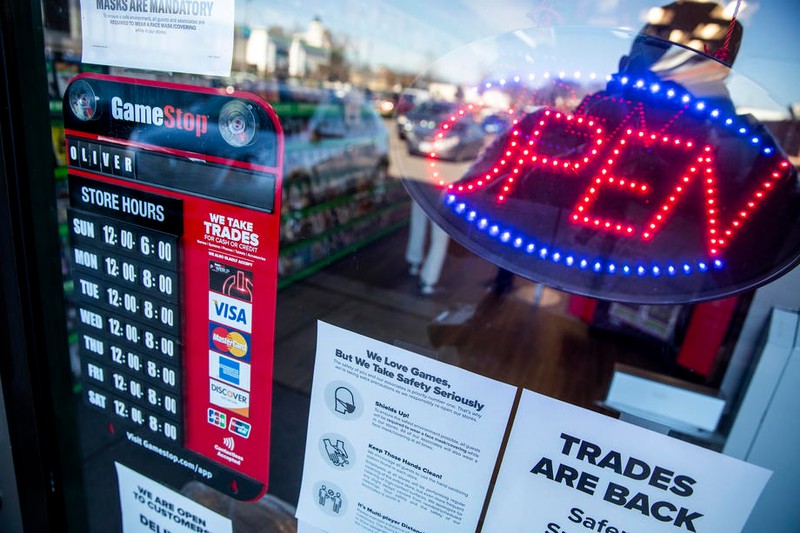 Lanțul de magazine GameStop, care comercializează jocuri video, în centrul acțiunii care a provocat pierderi de miliarde de dolari unor fonduri speculative | Foto: EPA