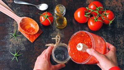 Bulion de roșii - rețete simple și aromate pentru păstrarea roșiilor