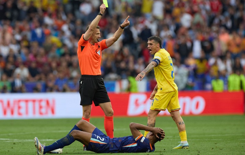 17.000 de români au semnat o petiție prin care cer rejucarea meciului cu Olanda, din cauza „arbitrajului incorect”. Ce spune regulamentul UEFA
