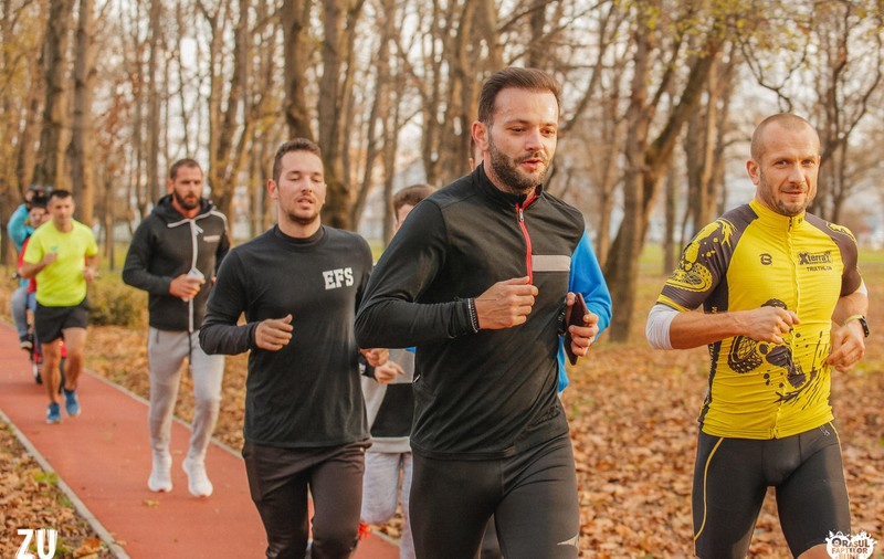 Mihai Morar, alături de două fetițe cu grave probleme de sănătate. „A fost cea mai faină tură de alergare din toată viața mea!”