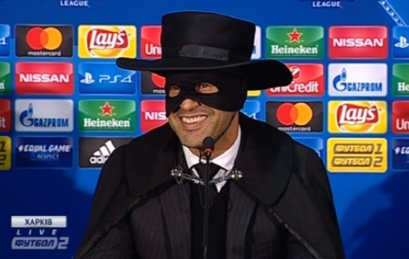 Antrenorul Paulo Fonseca a purtat masca lui Zorro. Portughezul a sărbătorit calificarea echipei Șahtior Donețk în ”optimile” Ligii Campionilor