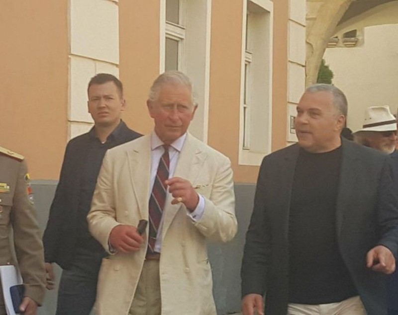 VIDEO/ Prințul Charles a fost încântat de vizita în Sibiu. Trebuia să stea 20 de minute, dar a rămas aproape două ore