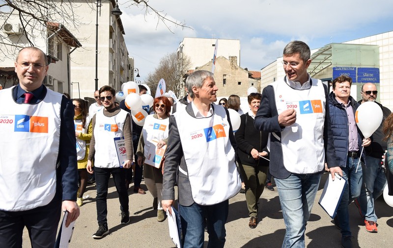 Alianța 2020 USR PLUS dă în judecată Poşta Română, pentru că a refuzat să le distribuie pliantele electorale