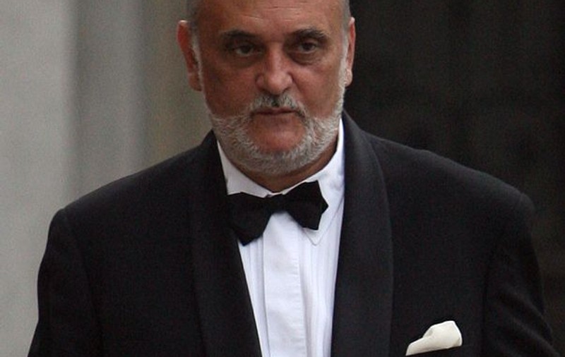 Aflat în plin proces de divorţ, Dinu Patriciu şi-a scos avioanele la vânzare. Vezi cât cere pe ele!