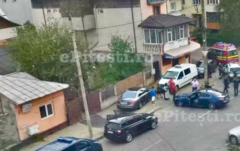 Bătaie în plină stradă la Pitești, pornită de la o postare online. A fost nevoie de intervenția forțelor speciale