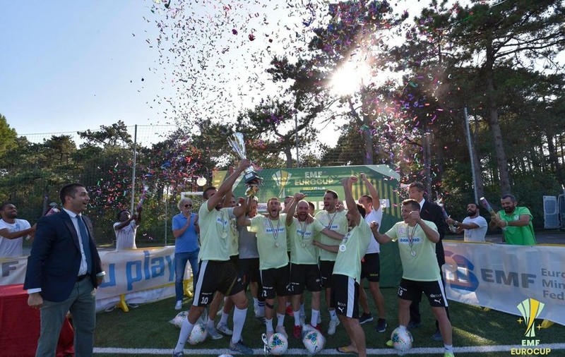 Meci senzațional între două echipe românești în prima finală din istoria Cupei Europene la minifotbal: 26 de lovituri de departajare!