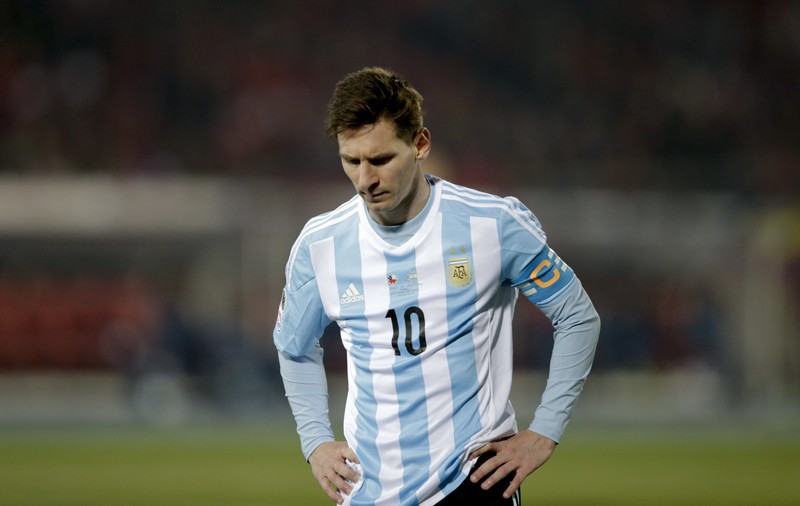 Incidente la finala Chile - Argentina! Unul dintre fraţii lui Lionel Messi a fost bătut de fanii gazdelor