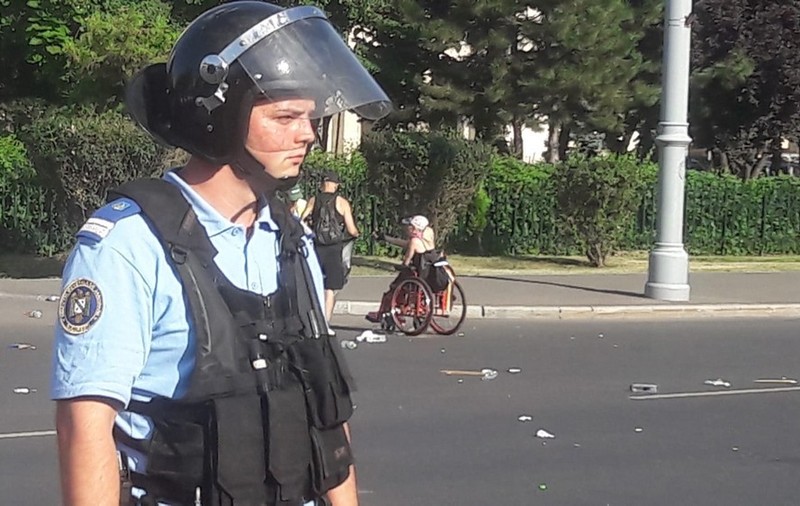 LIVE TEXT/ Mitingul diasporei, în Piața Victoriei. Război total între jandarmi și huligani (FOTO&VIDEO)