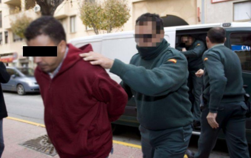 19 români, arestaţi în Spania