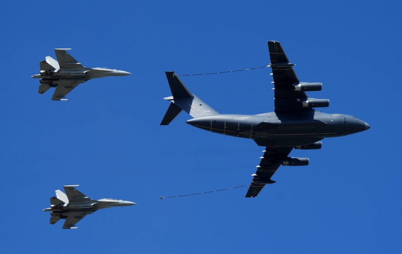 Rusia va echipa și antrena un batalion aeropurtat chinez pregătit pentru invazia Taiwanului, relevă noi documente