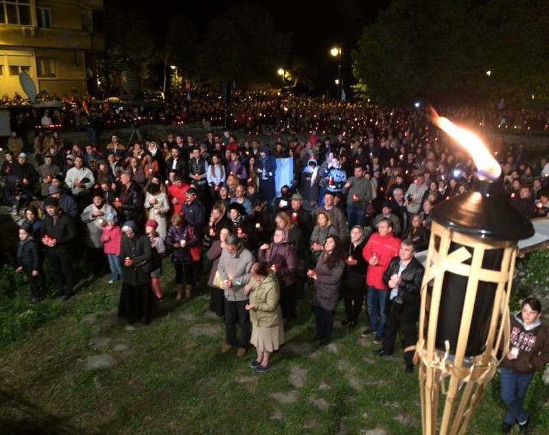 PAȘTE 2016: HRISTOS A ÎNVIAT! Așa petrec românii de Paște, pe 1 MAI! FOTO&VIDEO