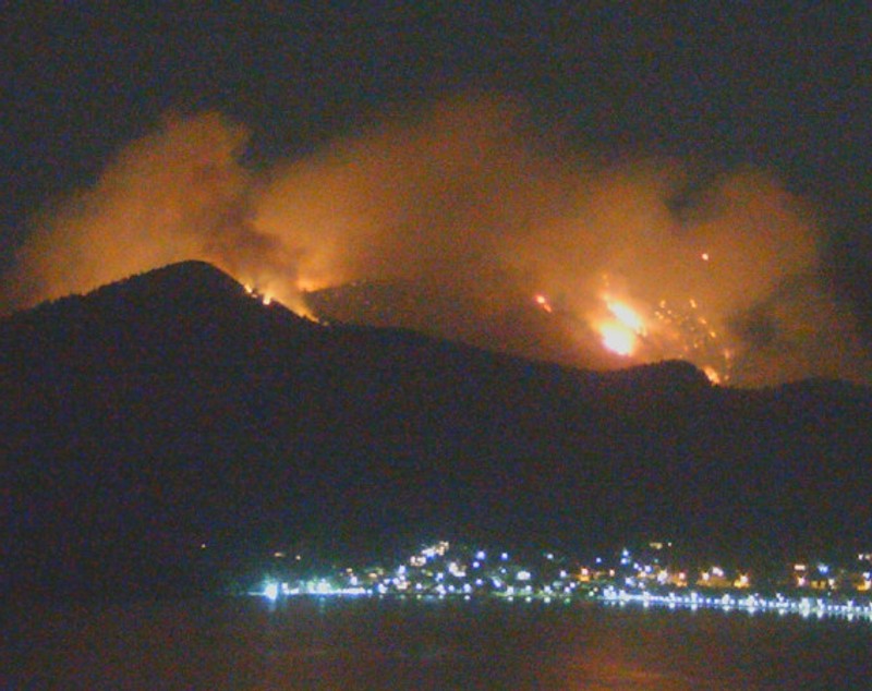 Incendiu puternic în Thassos, insula grecească preferată de români. Mesaj de alertă, trimis turiștilor - VIDEO