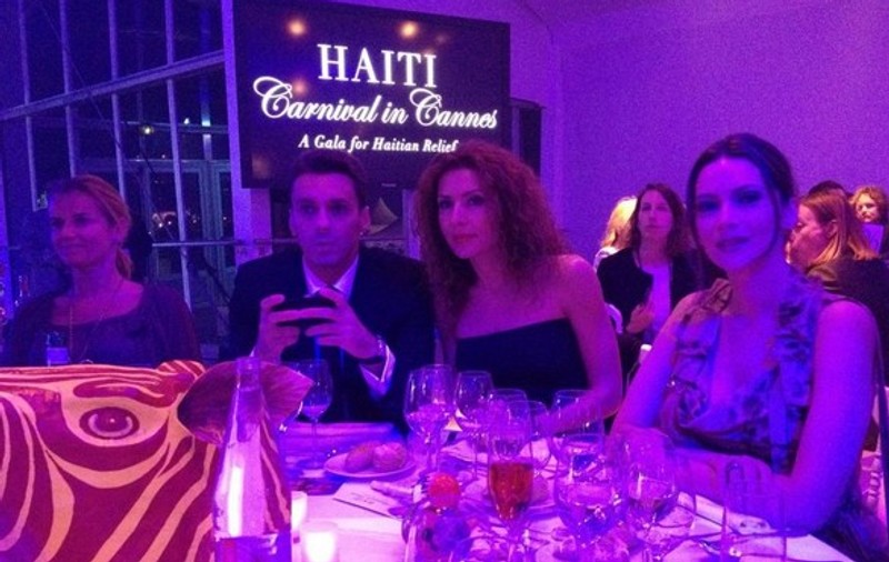 Mircea Badea îşi povesteşte "aventura" de la Cannes! FOTO