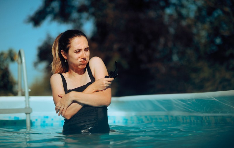 Ce să faci dacă găsești ploșnițe în pat sau piscina hotelului are apa prea rece