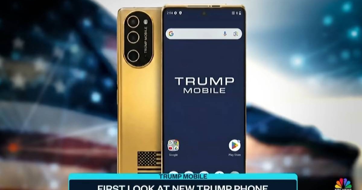 Telefonul Trump Mobile T1, de culoare aurie, prezentat de NBC News, cu steagul american în fundal.