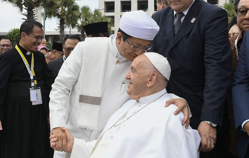 Papa Francisc, ținta unor amenințări teroriste în Indonezia. Șapte persoane au fost reținute