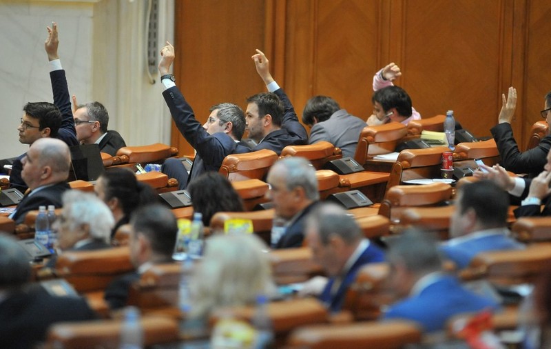 România va avea o lege împotriva hărțuirii psihologice la locul de muncă. Ce sancțiuni sunt prevăzute