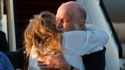 Barbie Reynolds intors marea britanie afganistan