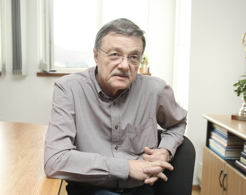 ”Părinții mei au murit îmbrățișați” | Președintele Federației Române de Gimnastică a ascuns 40 de ani tragedia prin care a trecut la cutremurul din 77. VIDEO EXCLUSIV