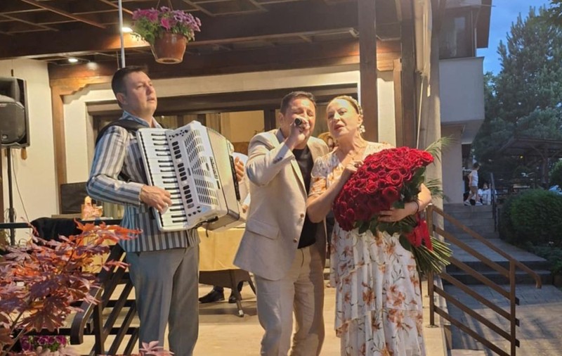 Imagini de la ziua de naștere a Mariei Dragomiroiu. Cum arată curtea casei artistei: Transformată total pentru eveniment