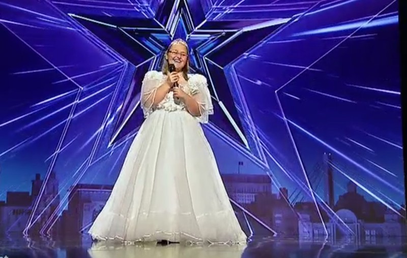 În ciuda problemelor de sănătate, Claudia a cântat ca un înger pe scena Românii au talent