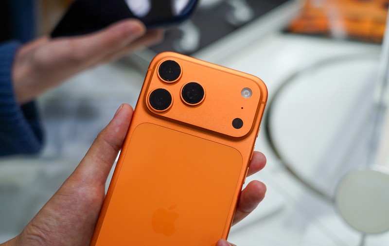 Apple a depășit 4 trilioane de dolari după lansarea iPhone 17, dar este pe locul trei ca valoare. Ce companii ocupă primele locuri