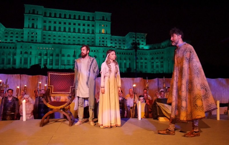 VIDEO/ Am văzut spectacolul „Vlaicu Vodă”, punerea în scenă de jumătate de million de euro. A meritat cheltuiala?
