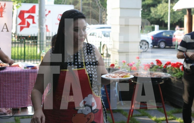 FOTO EXCLUSIV/ Oana Roman, la inagurarea restarurantului. Cine i-a fost alături la eveniment
