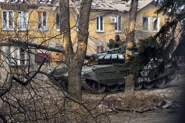 Trupele ruse, la periferia orașului Mariupol. Imagine din 1 aprilie | Foto: Hepta