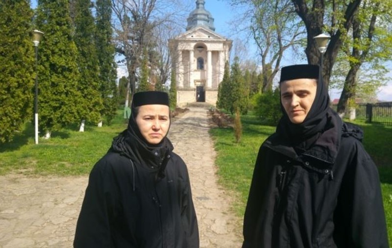 Două măicuţe au fost bătute la Mănăstirea Frumoasa din Iași. Surorile au fost alungate de stareță din chilii