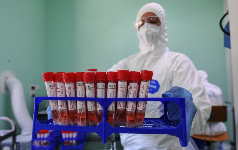 O angajată a DSP București, infectată cu COVID-19. Control anunțat de Nelu Tătaru