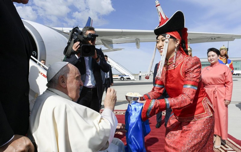 Papa Francisc începe o vizită în Mongolia, țară unde trăiesc mai puțin de 1.500 de catolici