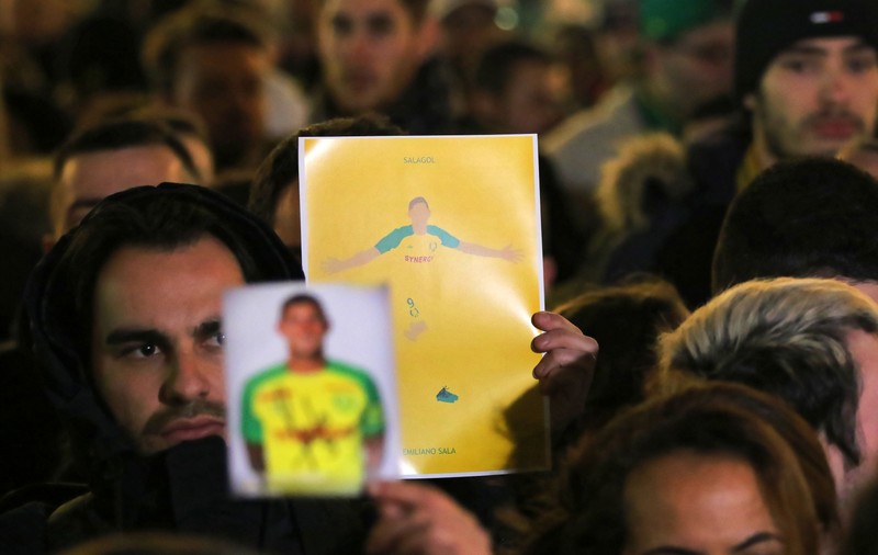 Căutările avionului dispărut în care se afla fotbalistul Emiliano Sala au fost oprite