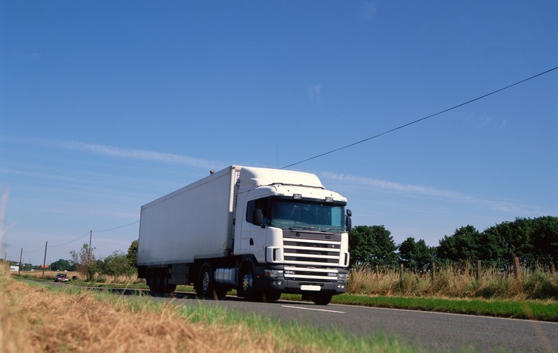 Un șofer român de TIR a murit singur în cabină, în Belgia, un martor povestește: „Încă râdea și spunea că totul este în regulă”