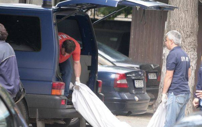 Cadavrul plin de lovituri al unui bărbat, găsit într-o clădire părăsită
