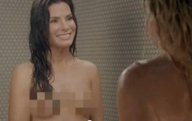 SANDRA BULLOCK, GOALĂ în duş, alături de o ALTĂ FEMEIE. IMAGINILE care au PĂCĂLIT o lumea întregă | FOTO