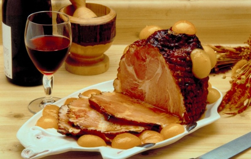 REŢETĂ: Pulpă de porc, în manta de şorici