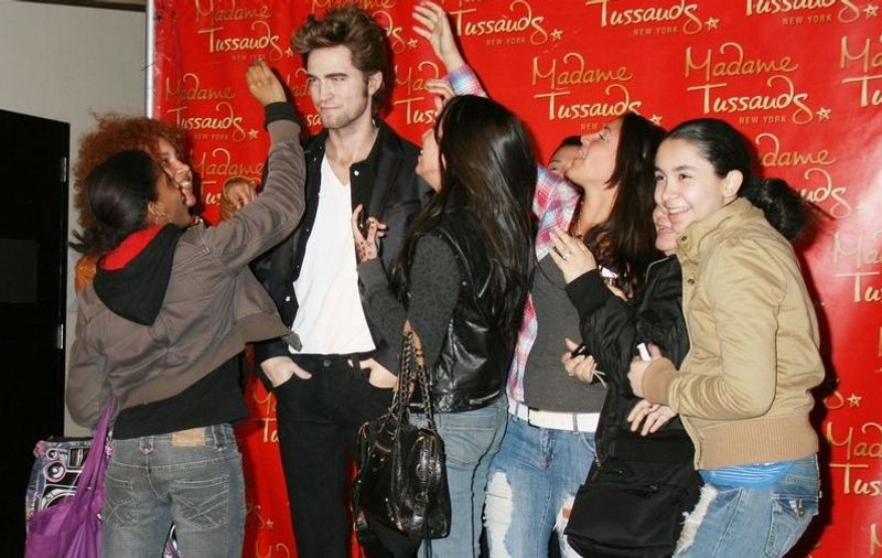 Statuia lui Pattinson, cea mai sărutată de la Madame Tussauds