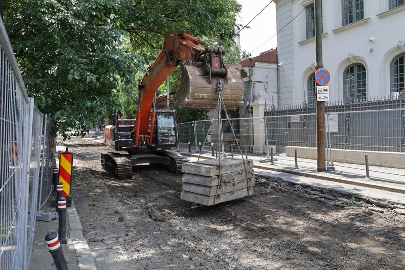 Am mers pe șantierul STB să vedem cum se lucrează la schimbarea liniilor de tramvai. Foto: Vlad Chirea (Libertatea)