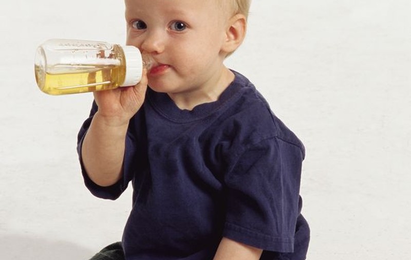 Incredibil! Un copil de doi ani a ajuns în comă alcoolică la spital