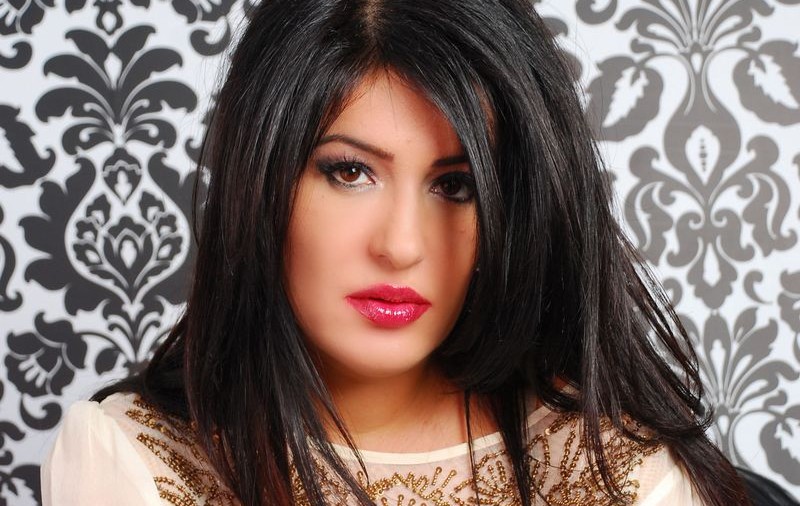 Mihaela Drafta revine cu o nouă colecţie! Iată ce rochii recomandă pentru Sărbători şi anul 2013! | FOTO