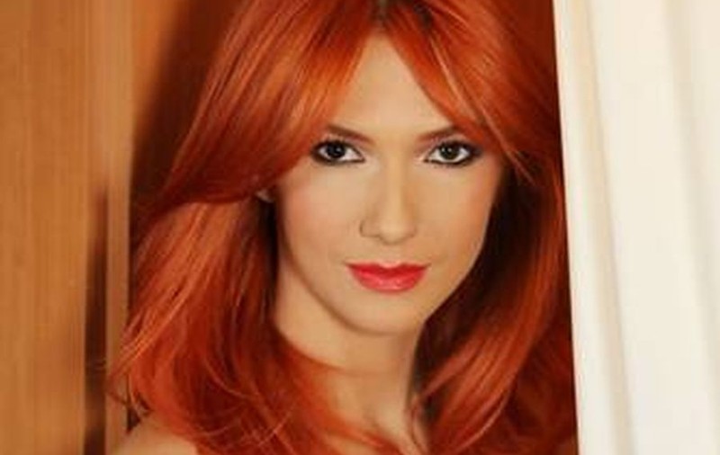BINE DE TOT! Adela Popescu, DE SENZAŢIE în costum de baie!