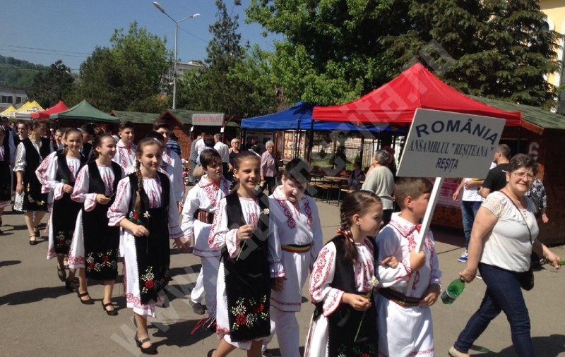 Aproape 2.000 de persoane, participante la Alaiul Primăverii de la Reşiţa