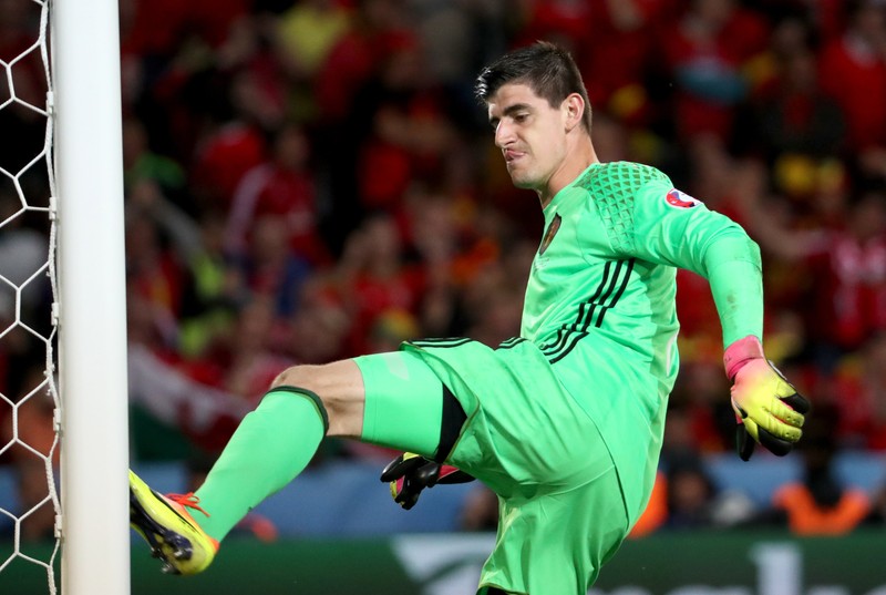 epa05402351 Goalkeeper Thibaut Courtois of Belgium reacts after the 3-1 goal during the UEFA EURO 2016 quarter final match between Wales and Belgium at Stade Pierre Mauroy in Lille Metropole, France, 01 July 2016. (RESTRICTIONS APPLY: For editorial news reporting purposes only. Not used for commercial or marketing purposes without prior written approval of UEFA. Images must appear as still images and must not emulate match action video footage. Photographs published in online publications (whether via the Internet or otherwise) shall have an interval of at least 20 seconds between the posting.) EPA/SRDJAN SUKI EDITORIAL USE ONLY