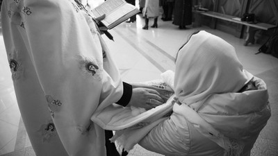 nas-batut-tata-copil-botez-lasat-fara-dinti