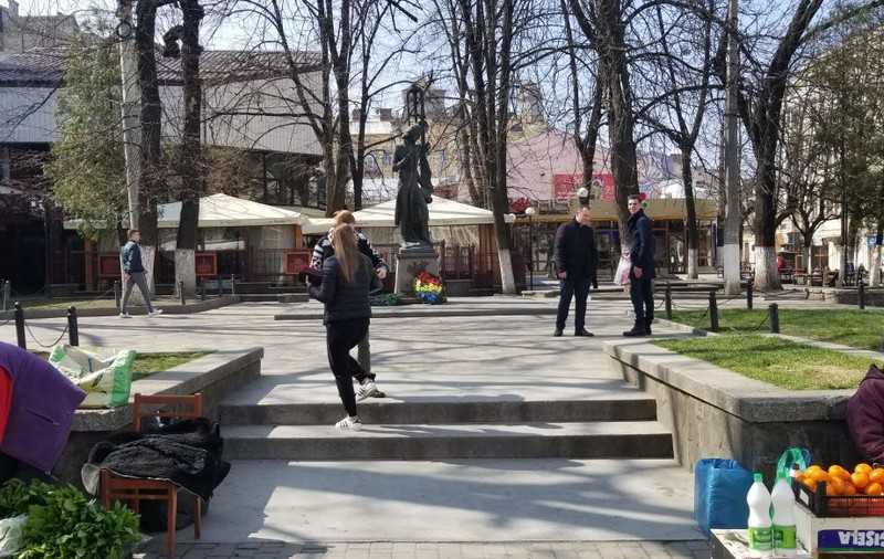 Zeci de mii de etnici români din Ucraina, în zonele roșii. Câți sunt afectați de cele mai stricte măsuri anti-COVID luate în țara vecină