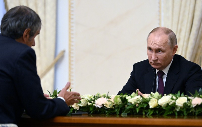 Putin îi spune șefului AIEA că Moscova este „deschisă la dialog” cu privire la situația de la centrala nucleară din Zaporojie