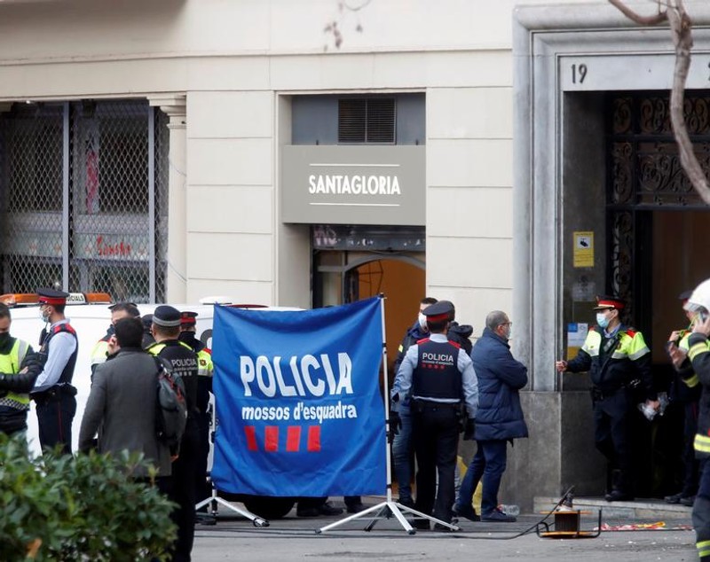 O româncă și copiii ei de un an și trei ani, morți într-un incendiu, în clădirea unei foste bănci, în Barcelona