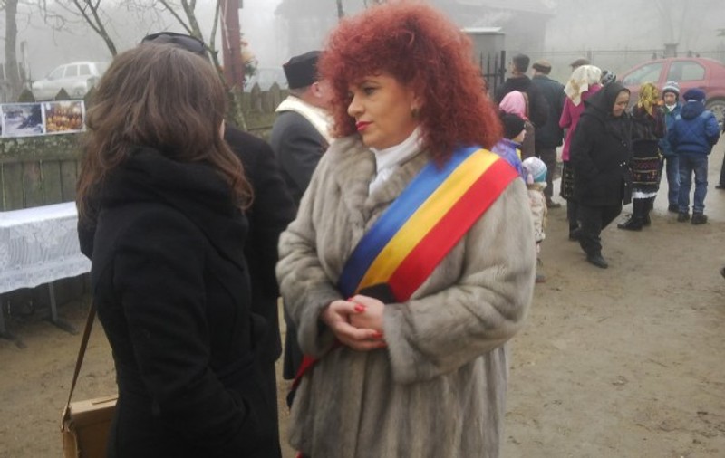 VIDEO. Spectacol incendiar după alegerile de la Cluj. O primăriță PSD a dansat noaptea pe manele