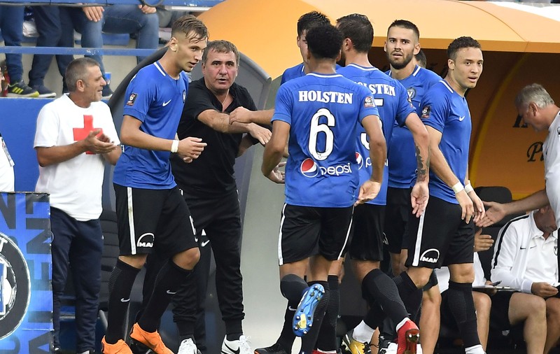 Meciul dintre Viitorul și Academica Clinceni a fost amânat pentru sâmbătă. 7 dintre jucătorii lui Hagi, suspecți de Covid